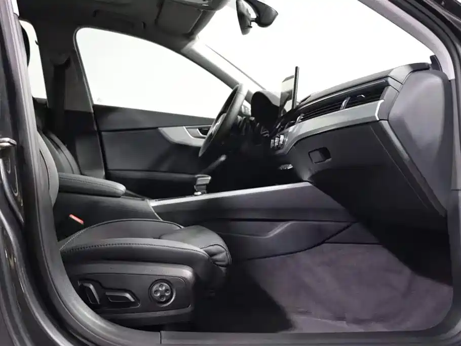 Audi A4L 2020 40 TFSI Fashion Dynamic Edition