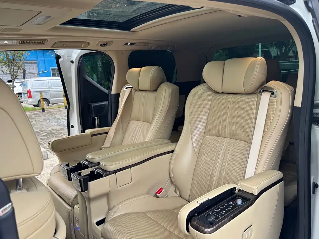 Velfire 2023 Crown Hybrid 2.5L HV Prestige Edition