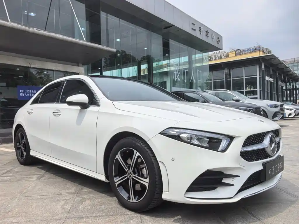 Mercedes A 200 L Sport Sedan Fashion Edition 2022 Model