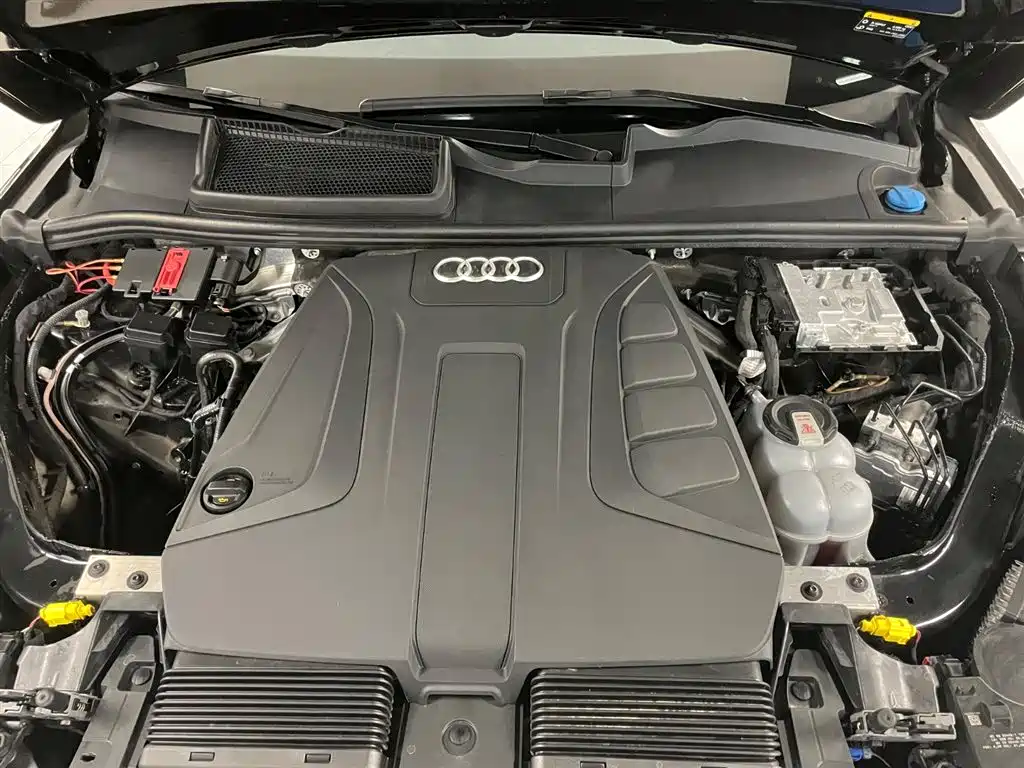 Audi Q7 2023 45 TFSI quattro S line Sport Edition