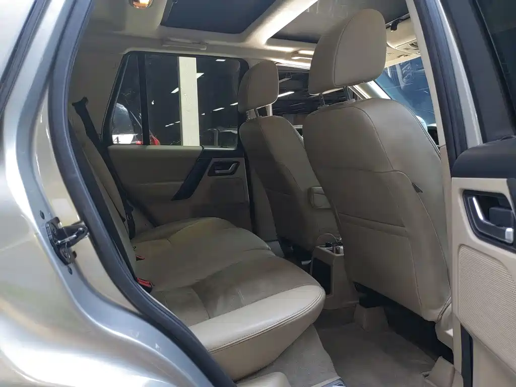 Freelander 2 2012款 2.0T Si4 HSE Gasoline Edition