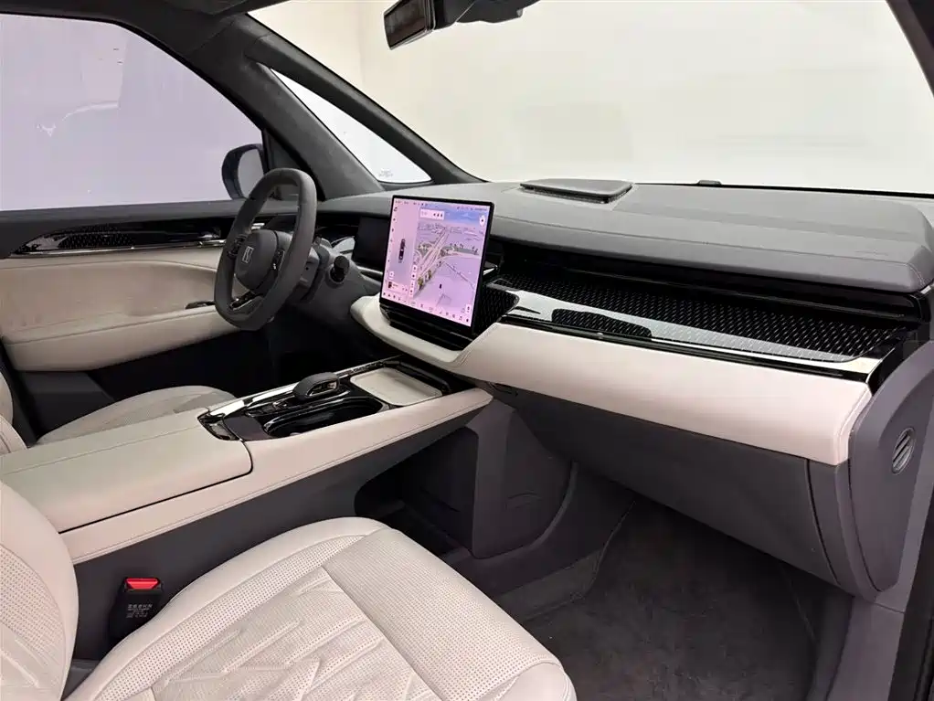 Jizhe 009 2024 7-seat Passage Edition Four-wheel Drive 108kWh