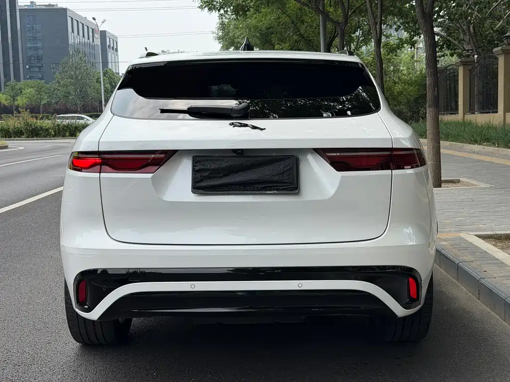 Jaguar F-PACE 2024 P250 R-Dynamic HSE