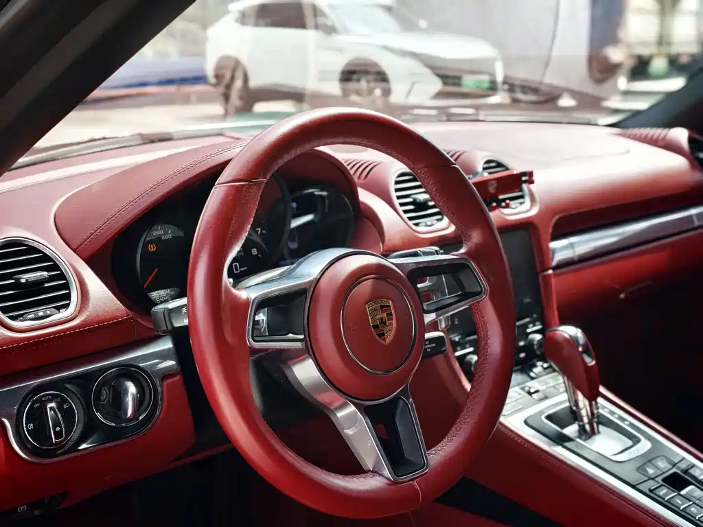 Porsche 718 Boxster 2.0T 2020 Model