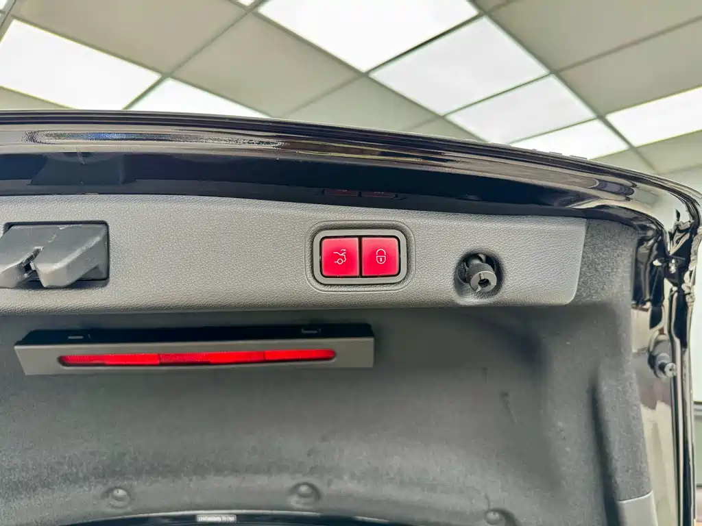 Mercedes-Benz E-Class 2022 Facelift E 300 L Luxury Edition
