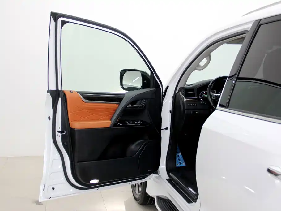 Lexus LX 2019 570 Peak Special Edition