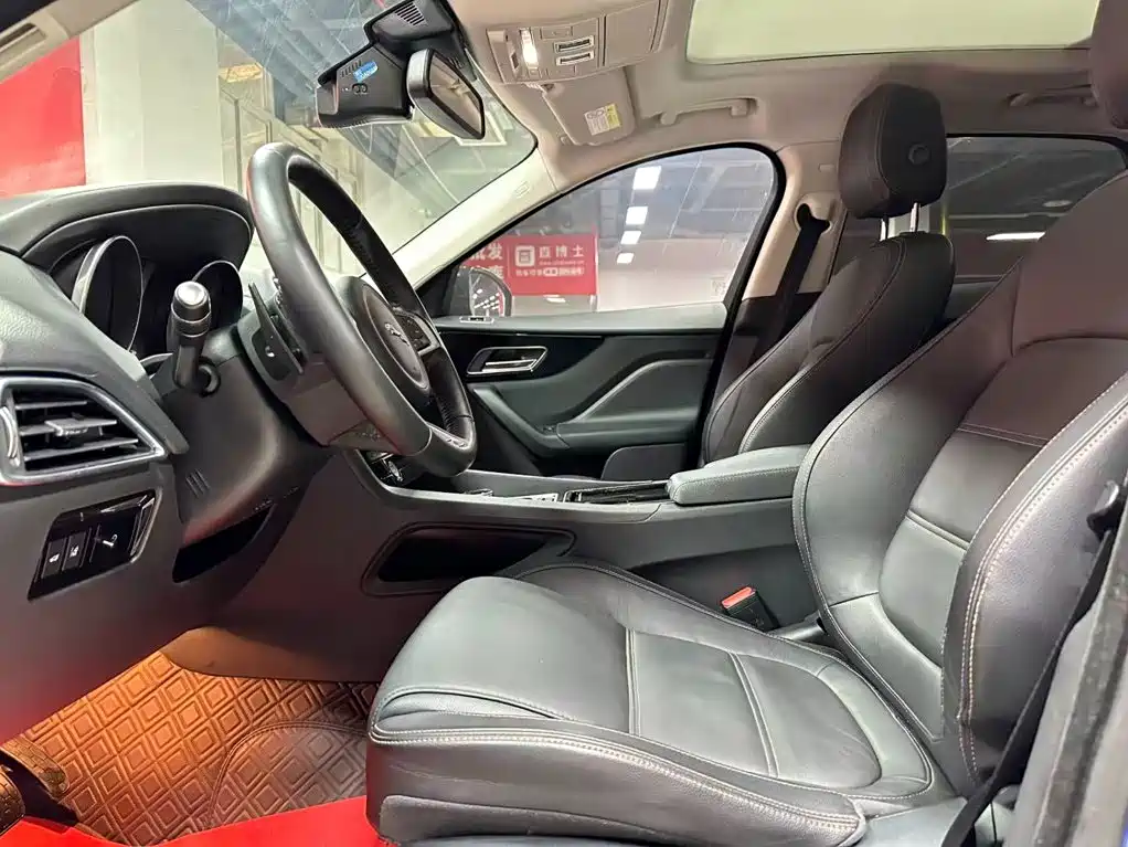 Jaguar F-PACE 2019 2.0T All-Wheel Drive Urban Prestige Edition