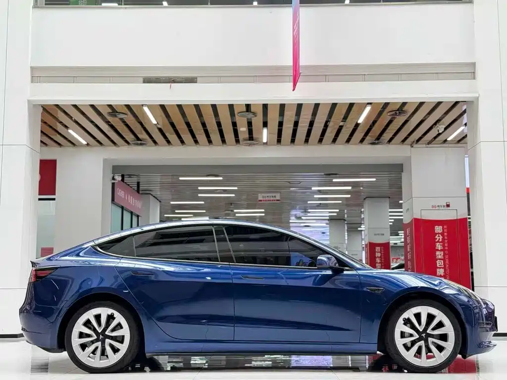 Model 3 Standard Range Rear-Wheel Drive Upgrade 2021