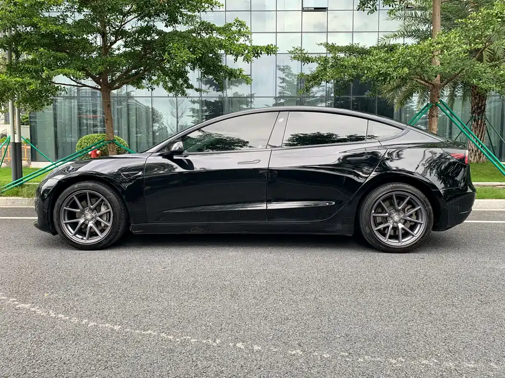 Model 3 Rear-Wheel Drive 2022