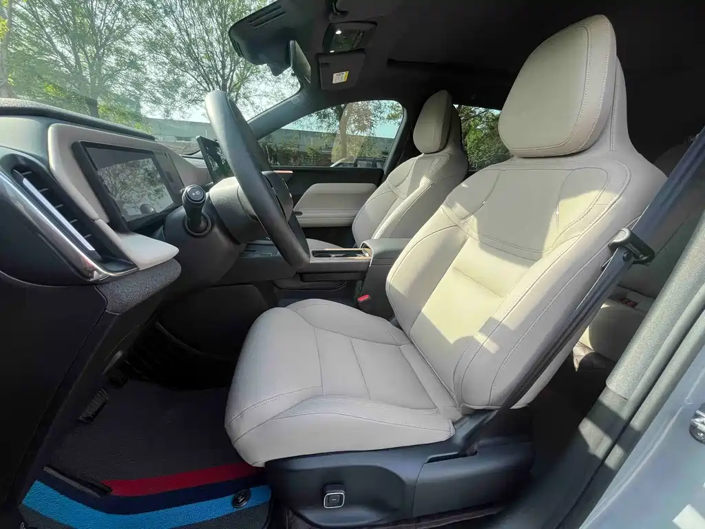 Volvo XC70 Plug-in Hybrid 2026 Model 4x4 Extended Range Core