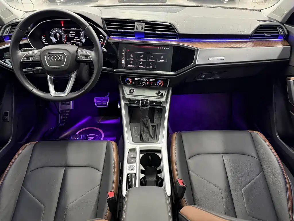 Audi Q3 2022 35 TFSI Fashion Elegance Edition