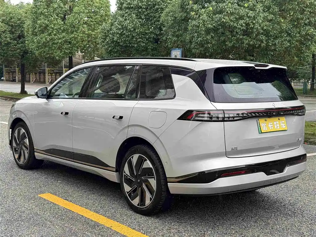 eπ008 2024 6-seat Extended Range Edition