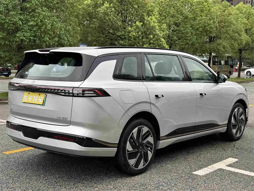 eπ008 2024 6-seat Extended Range Edition