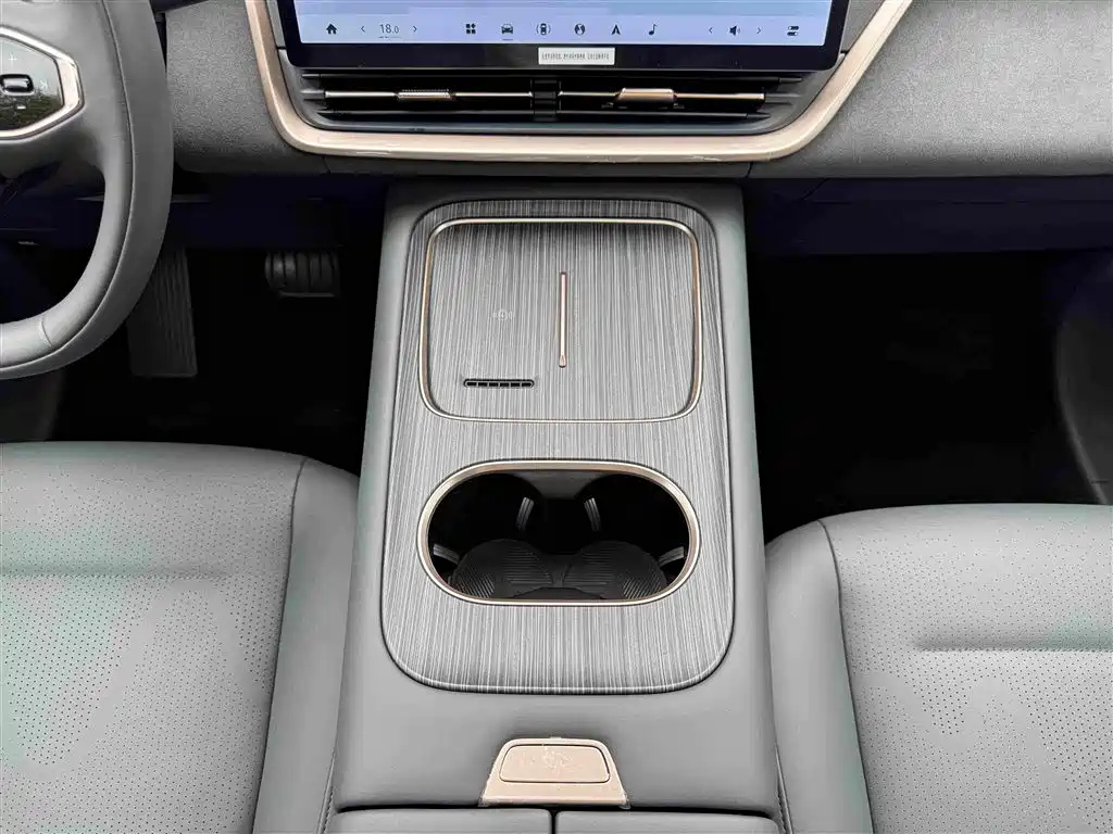 eπ008 2024 6-seat Extended Range Edition