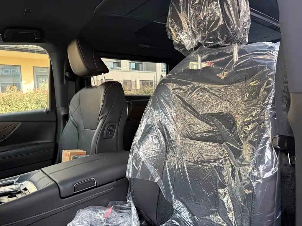 Alphard 2025款 Hybrid 2.5L Premium Gold Edition