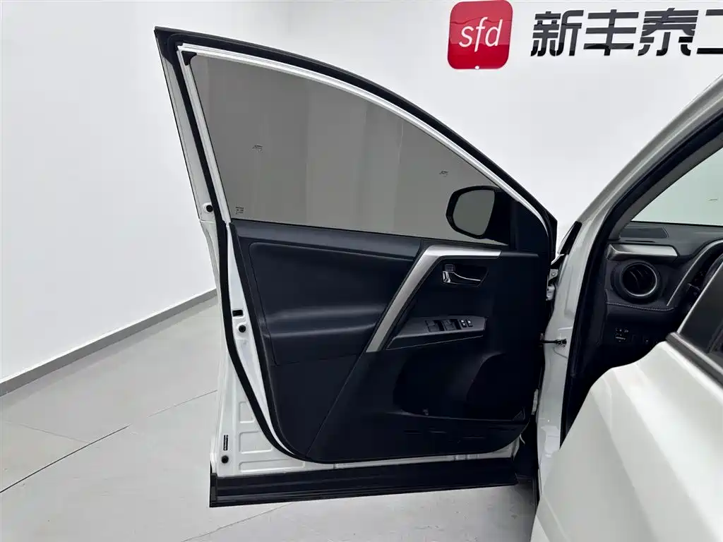RAV4 2019款 2.0L CVT两驱智尚版 国VI