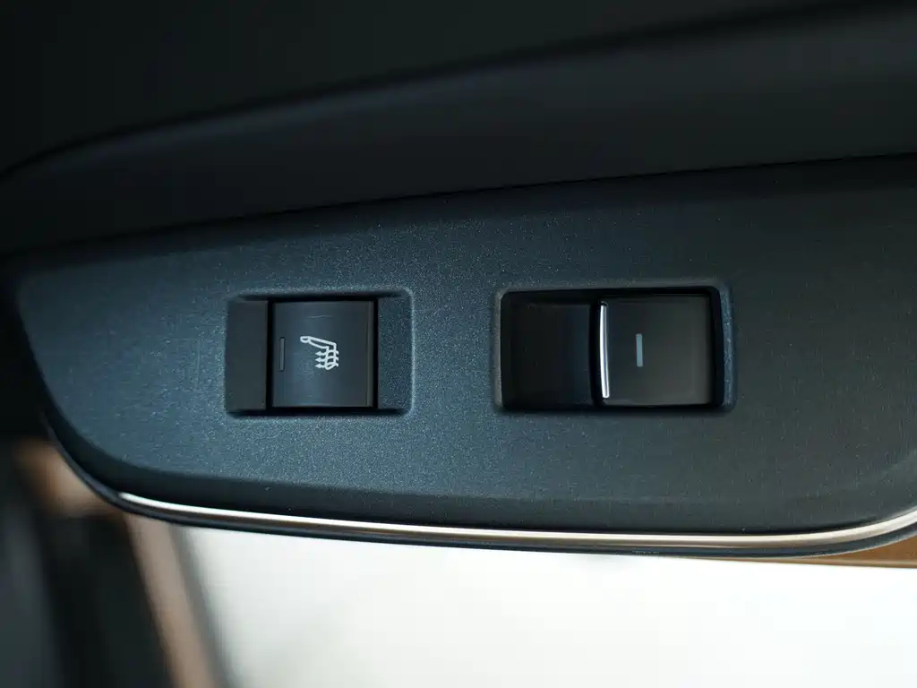 2023 Crown SportCross 2.4T SportCross HEV 4WD Ultimate Edition