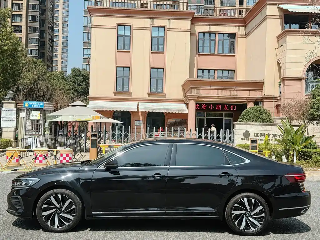 Passat 2024 330 TSI Starlight Elite Edition