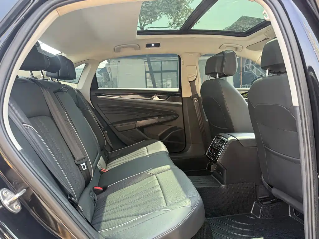 Passat 2024 330 TSI Starlight Elite Edition