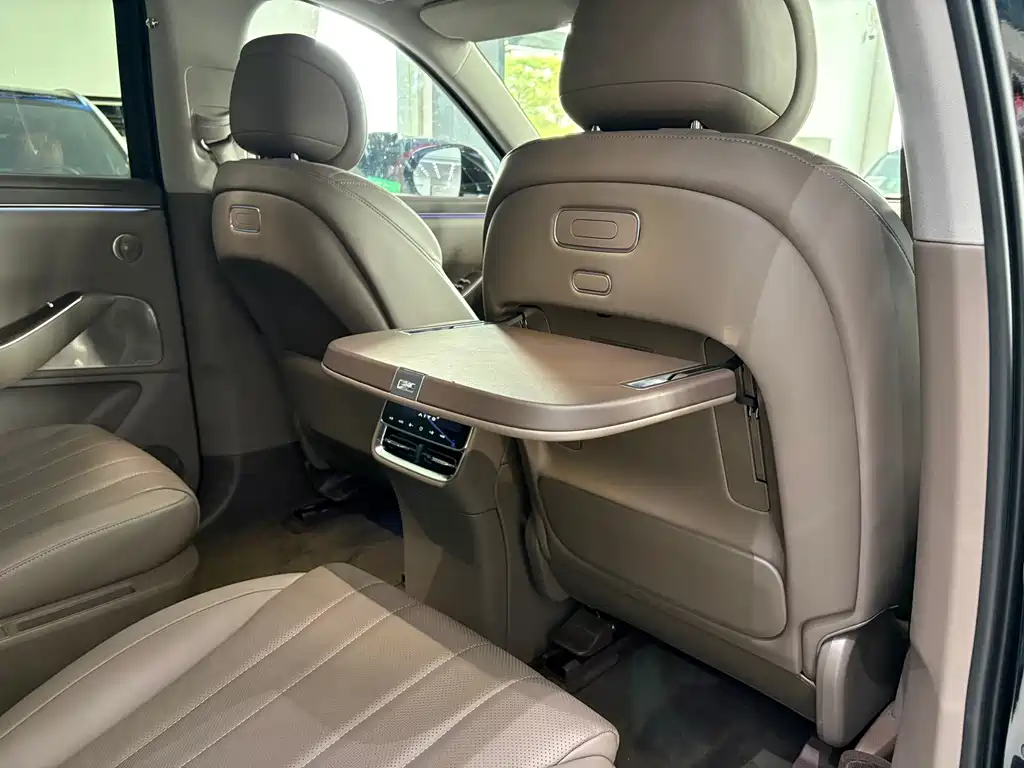 SWM 7 2026 Edition Range-Extended Ultra Four-Wheel Drive 6-Seater 192-line LiDAR