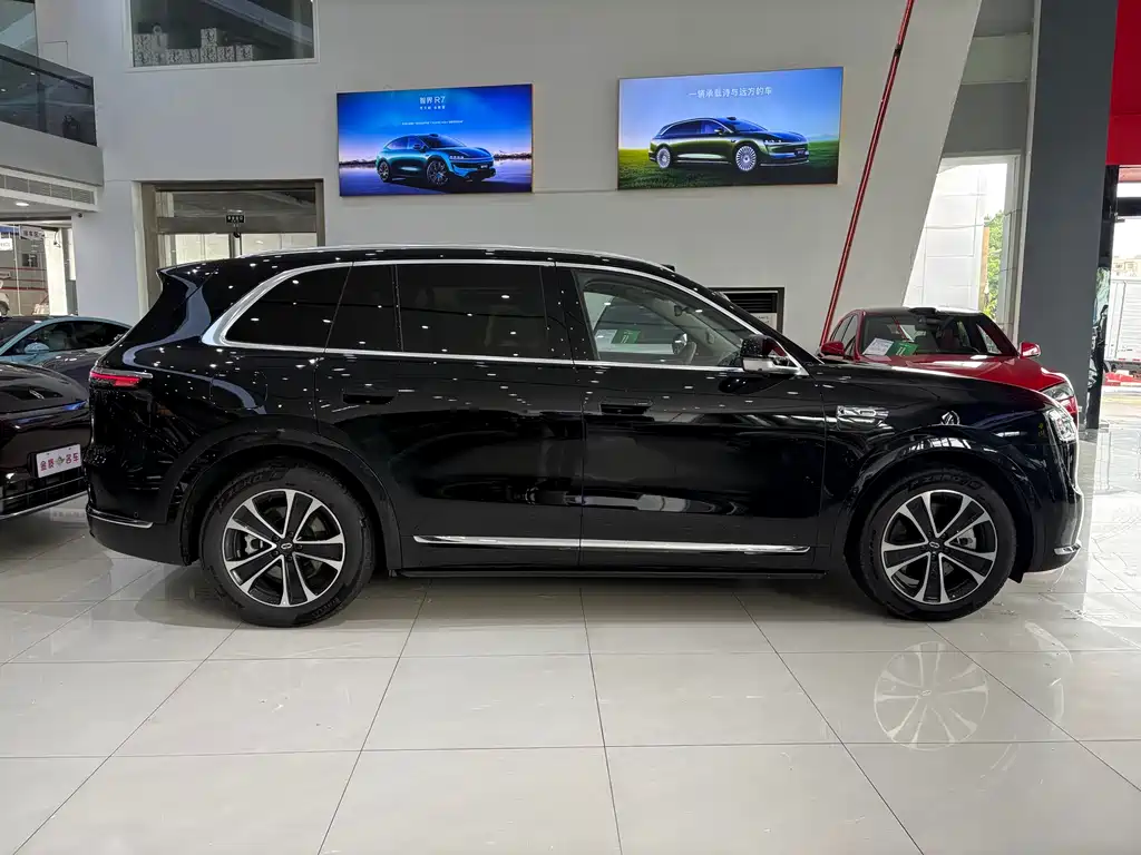 SWM 7 2026 Edition Range-Extended Ultra Four-Wheel Drive 6-Seater 192-line LiDAR