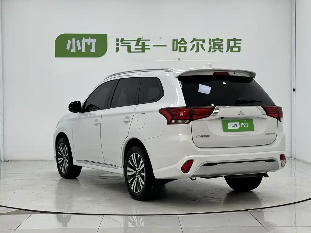Outlander 2021 2.0L 2WD Enjoyment Edition 5-seat