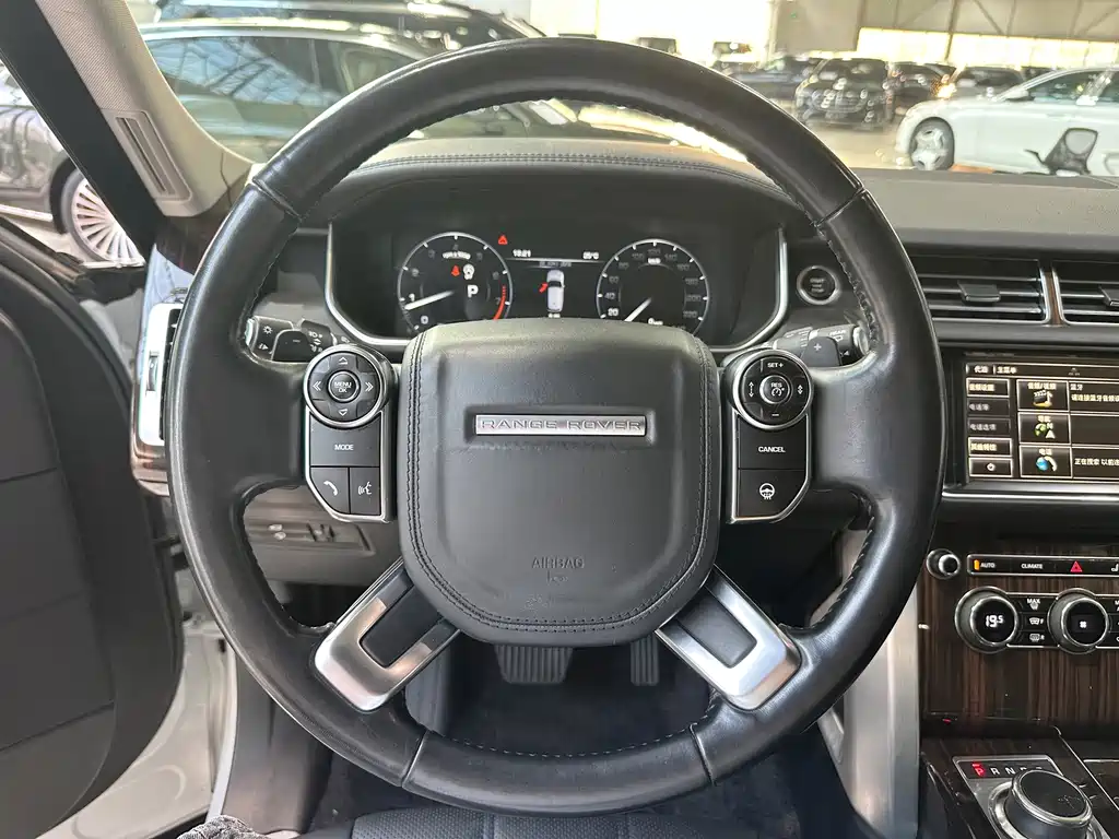 Range Rover 2015 3.0 SC V6 Vogue SE Extended Edition