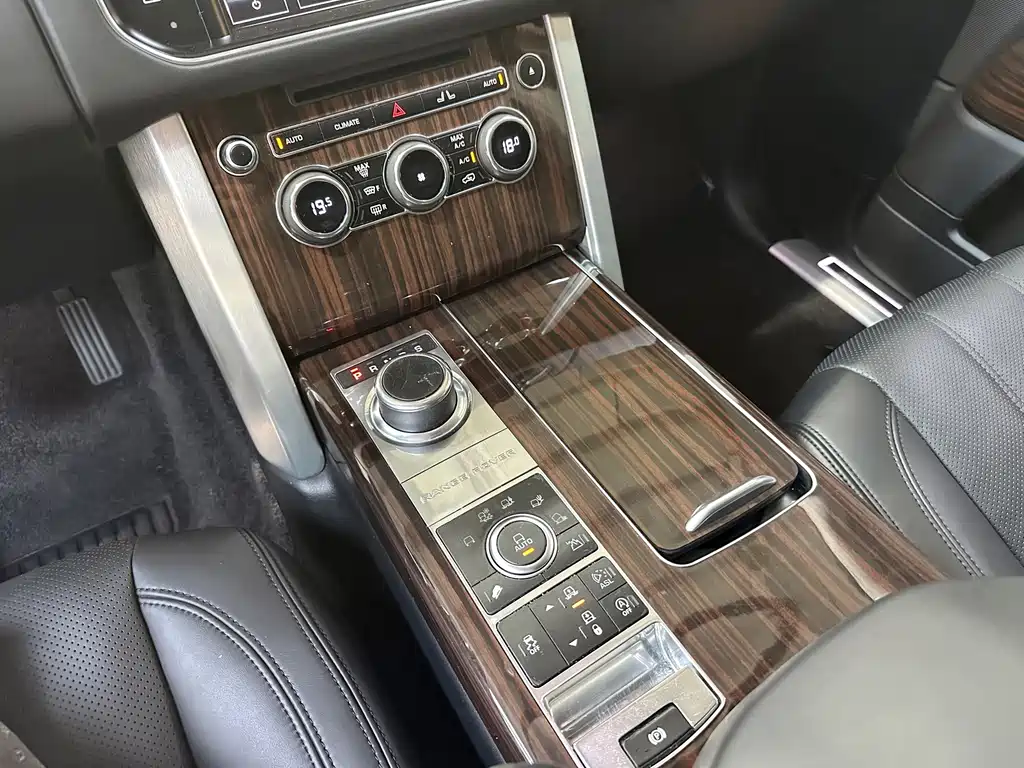 Range Rover 2015 3.0 SC V6 Vogue SE Extended Edition