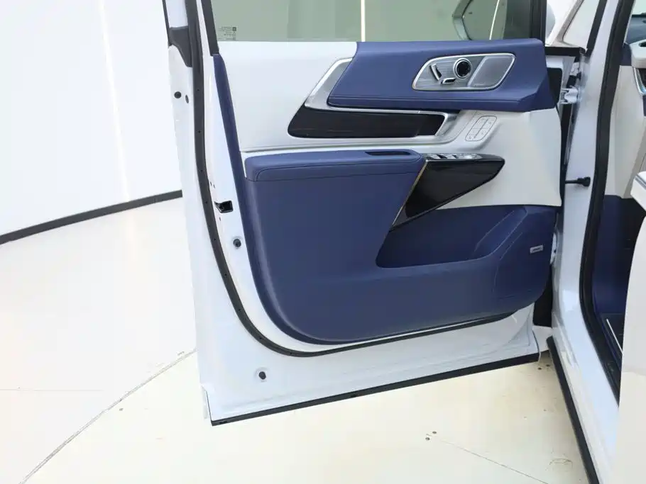 2025 Century 2.0T Six-Seater Yunshe Edition
