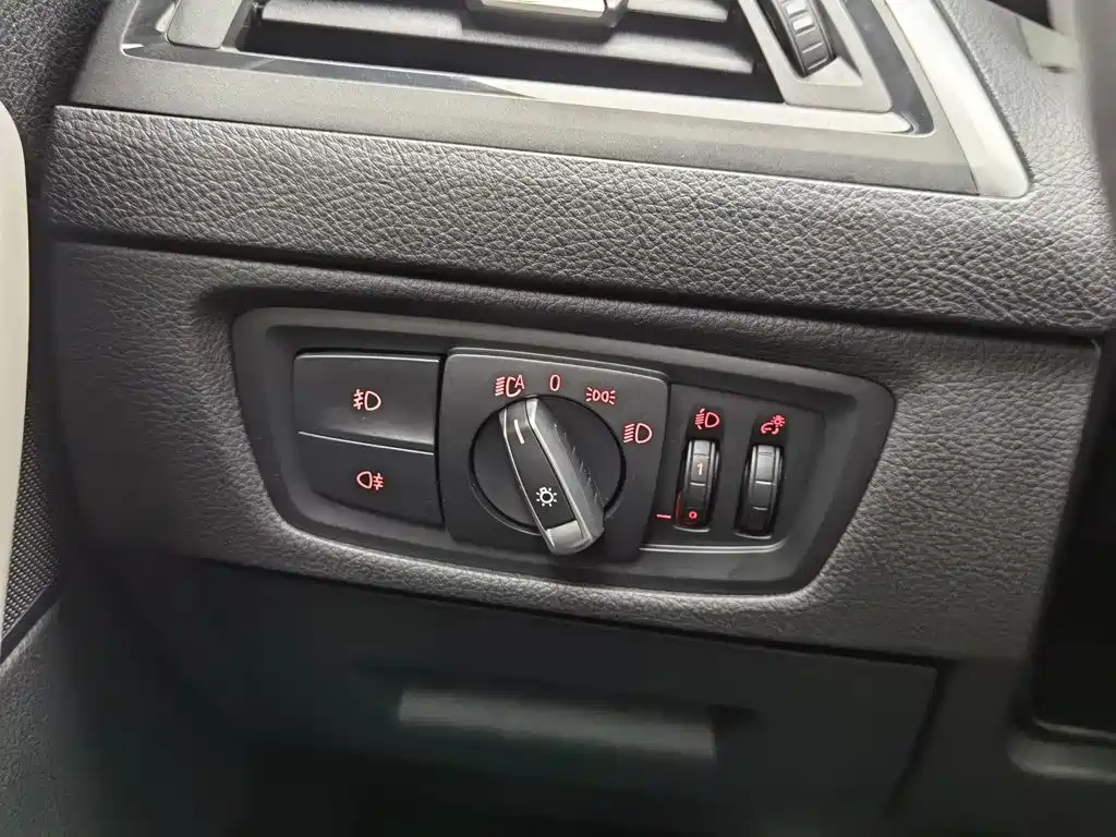 BMW 1 Series Import 2018 118i Leading Edition