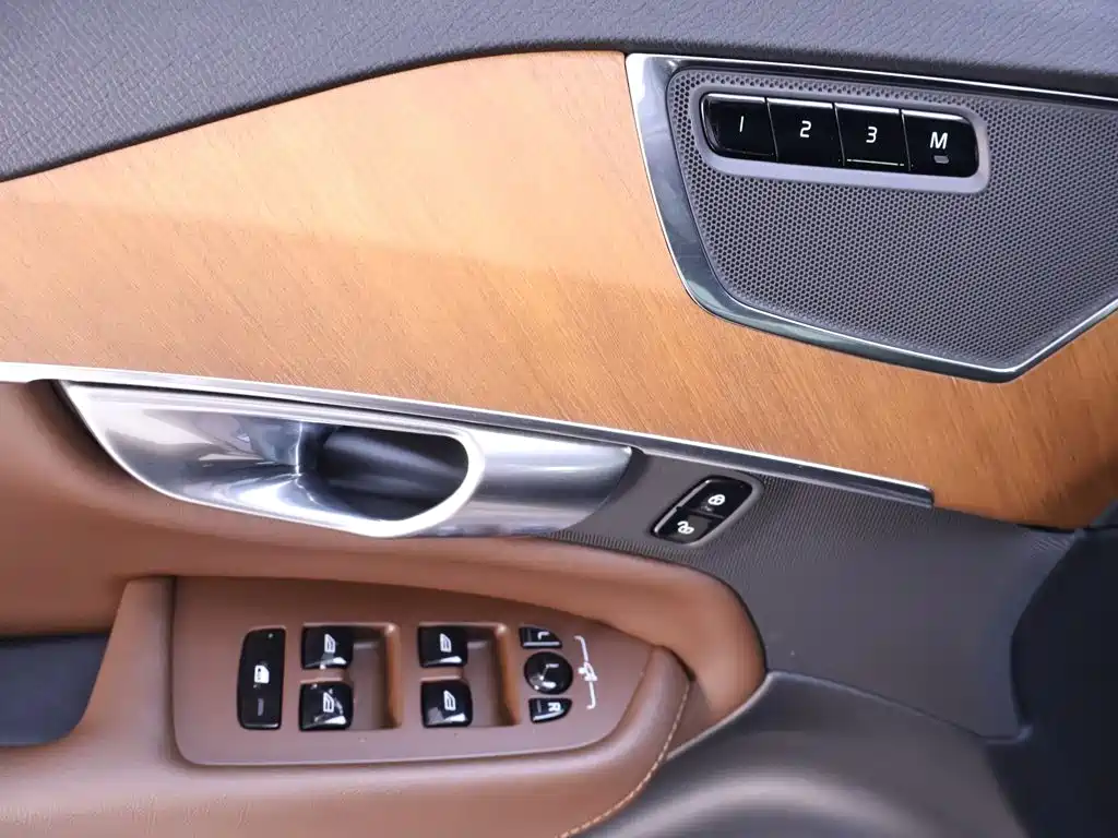 Volvo XC90 2023 B6 Intelligent Luxury Edition 7-seater