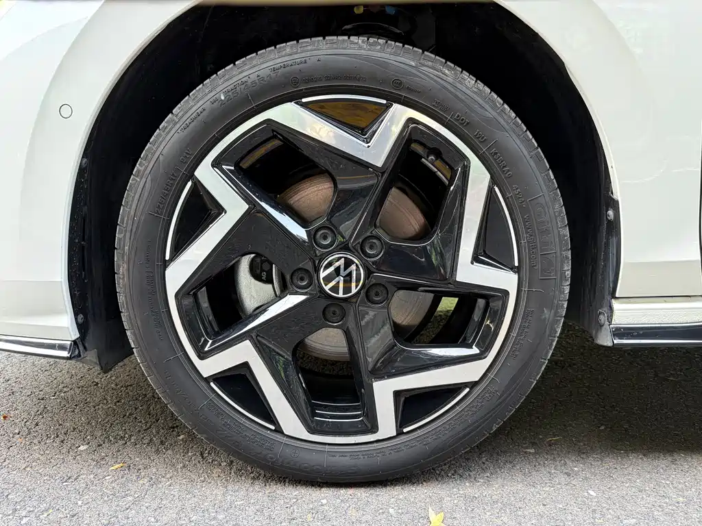 Golf 2025 300 TSI R-Line