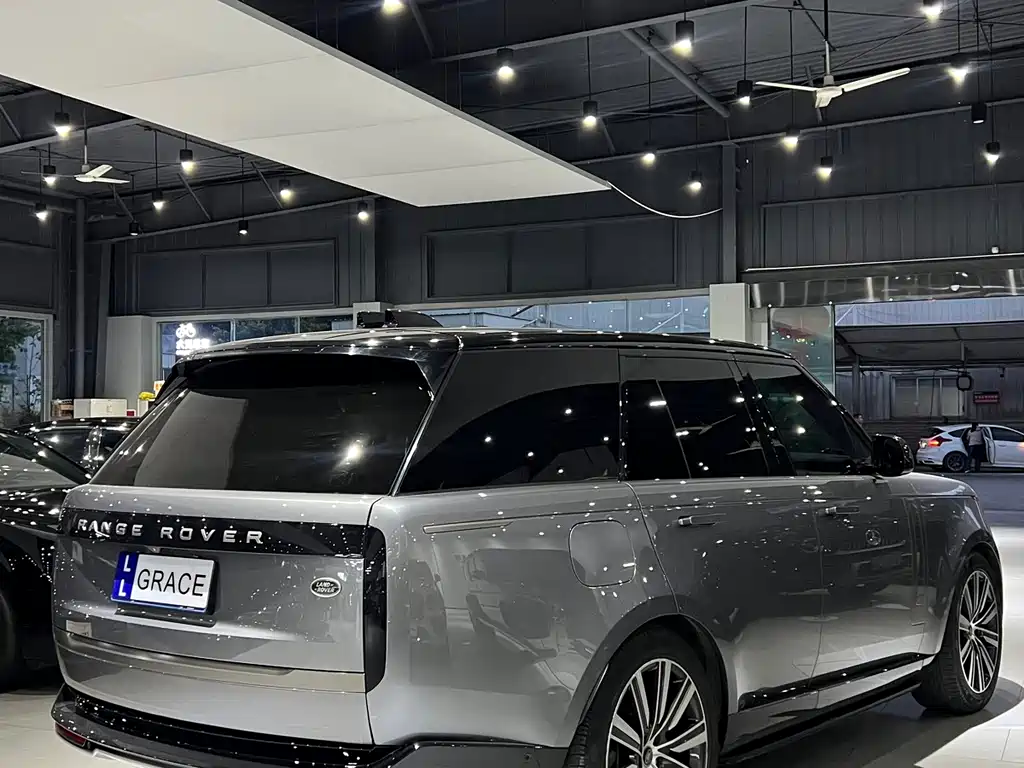 Range Rover 2023 3.0 L6 360PS Grand Edition