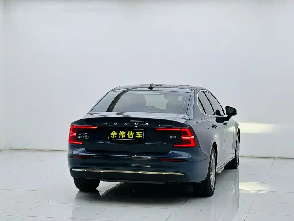 Volvo S60 2023 B4 Intelligent Luxury Edition