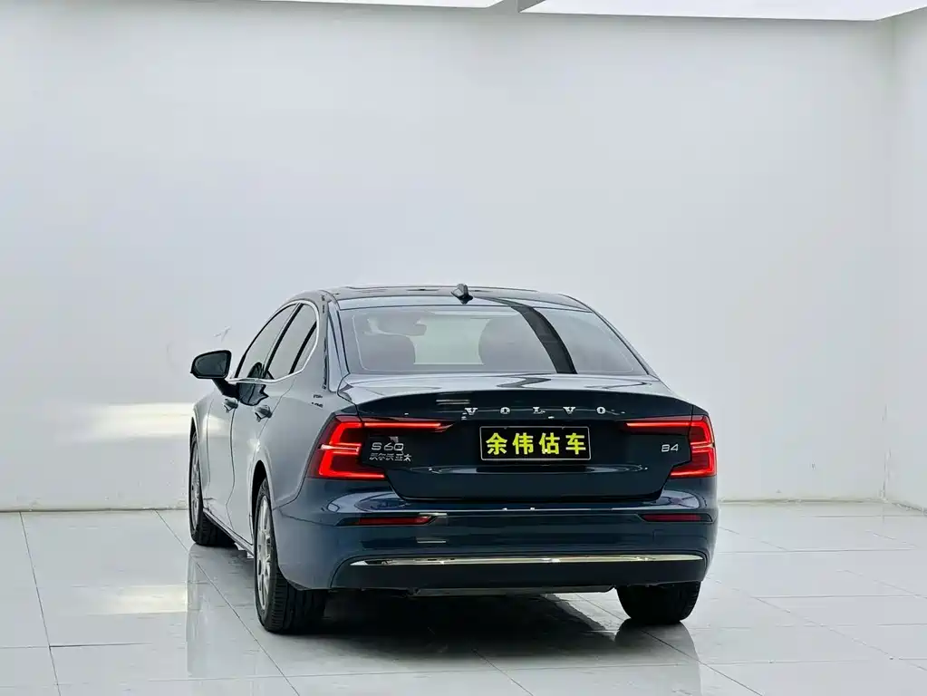 Volvo S60 2023 B4 Intelligent Luxury Edition