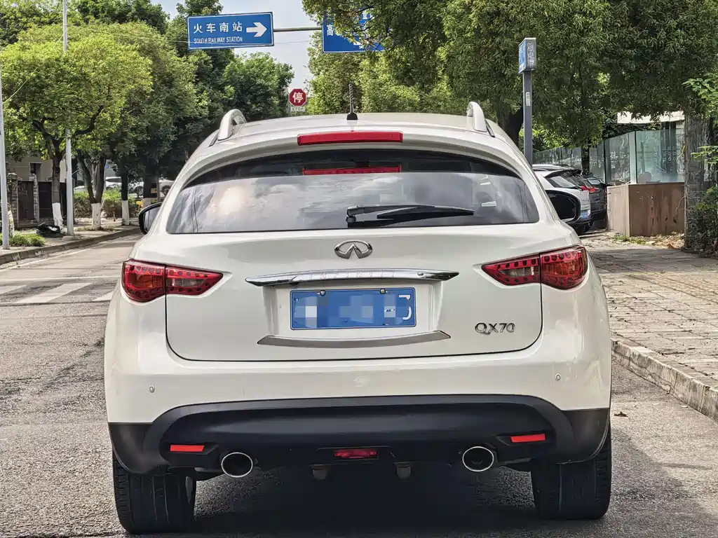 Infiniti QX70 2013 3.7L Standard Edition