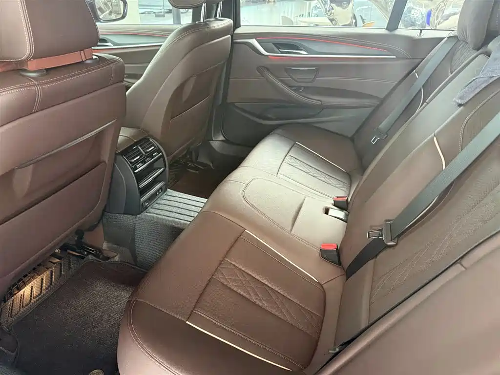 BMW 5 Series 2023 530Li Leading Edition M Sport Package