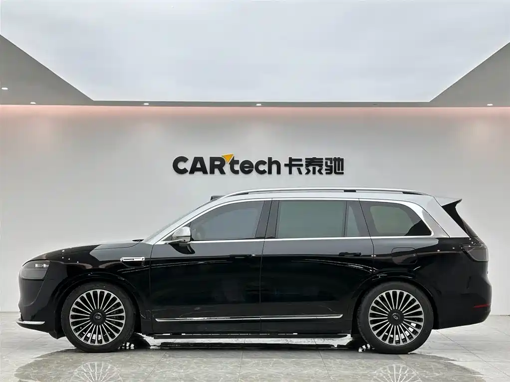 SUV 2025 Model Range-Extended Ultra Edition 52kWh 6-Seat Version 192-line LiDAR
