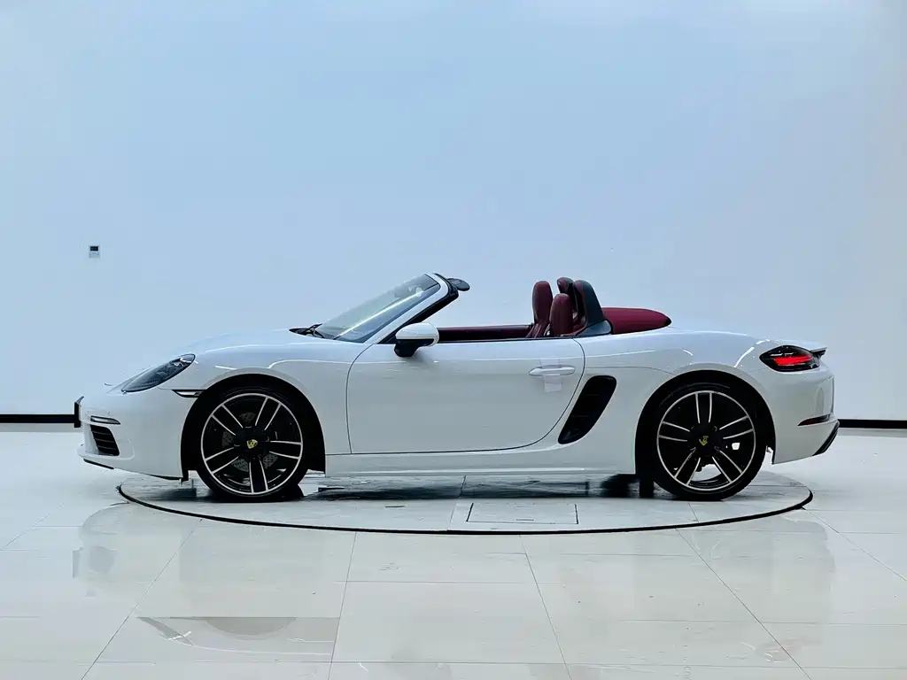 Porsche 718 Boxster 2.0T 2022 Model