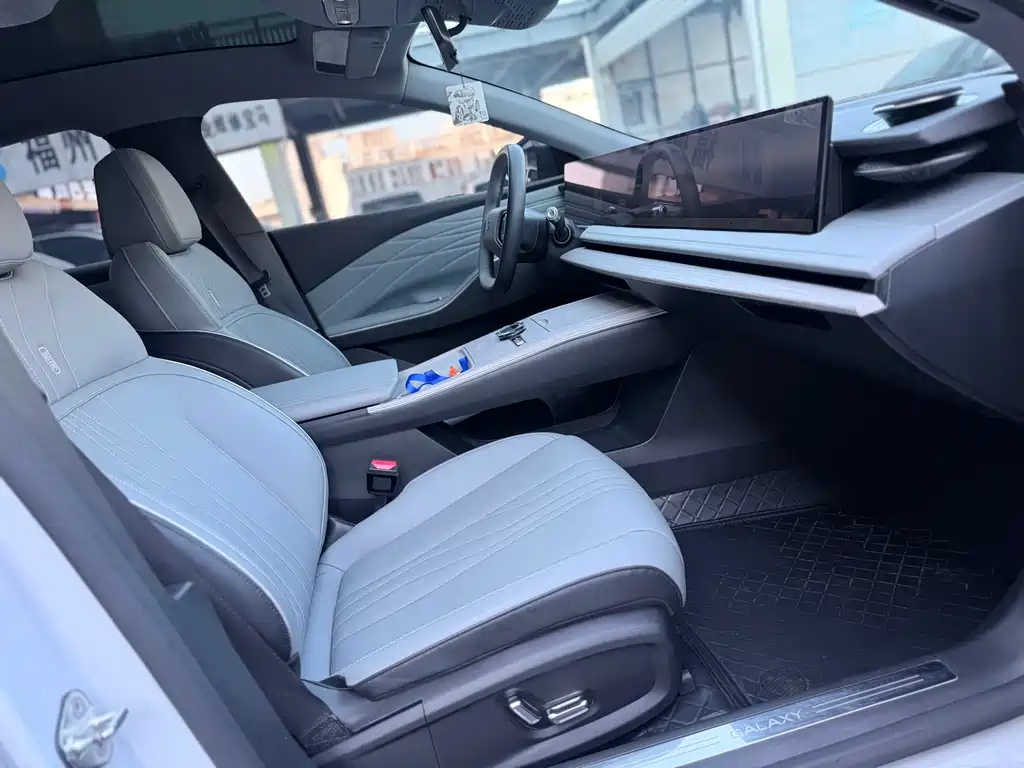 Galaxy E8 2024 Edition 550km Rear-wheel Drive PRO