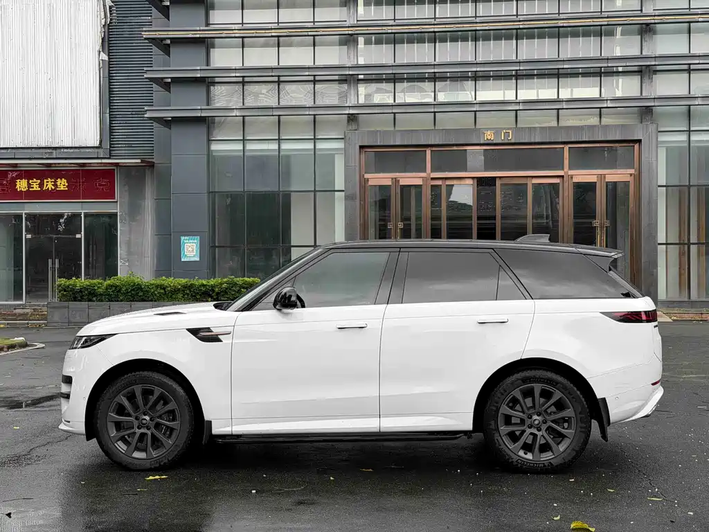 Range Rover Sport 2023 400PS Dynamic SE