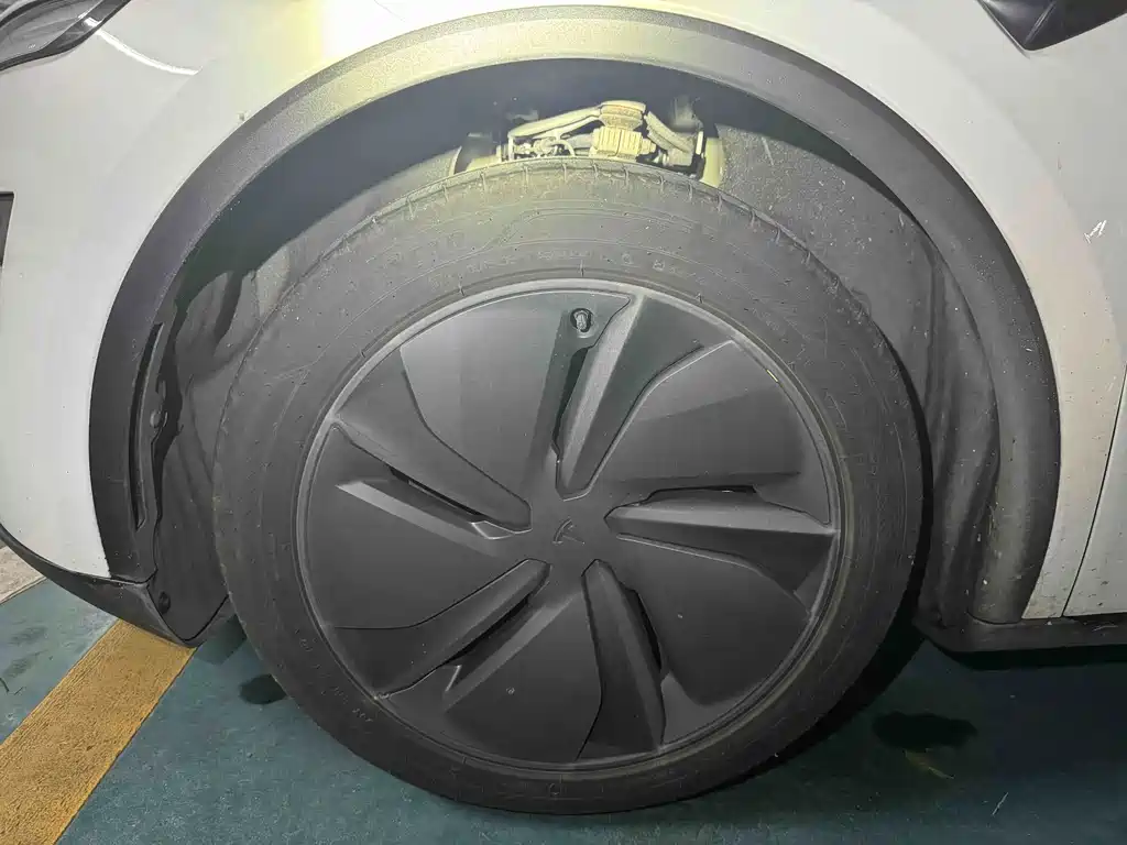 Model Y 2026 Rear-Wheel Drive Edition