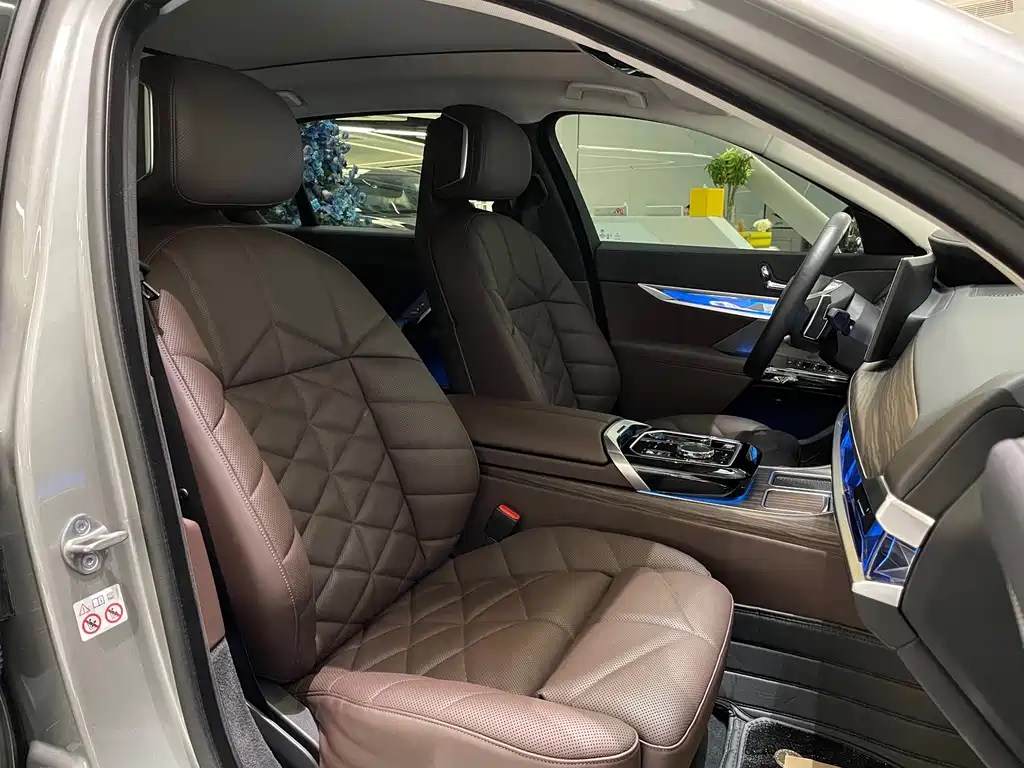 BMW 7 Series 2023 740Li Leading Edition Luxury Package