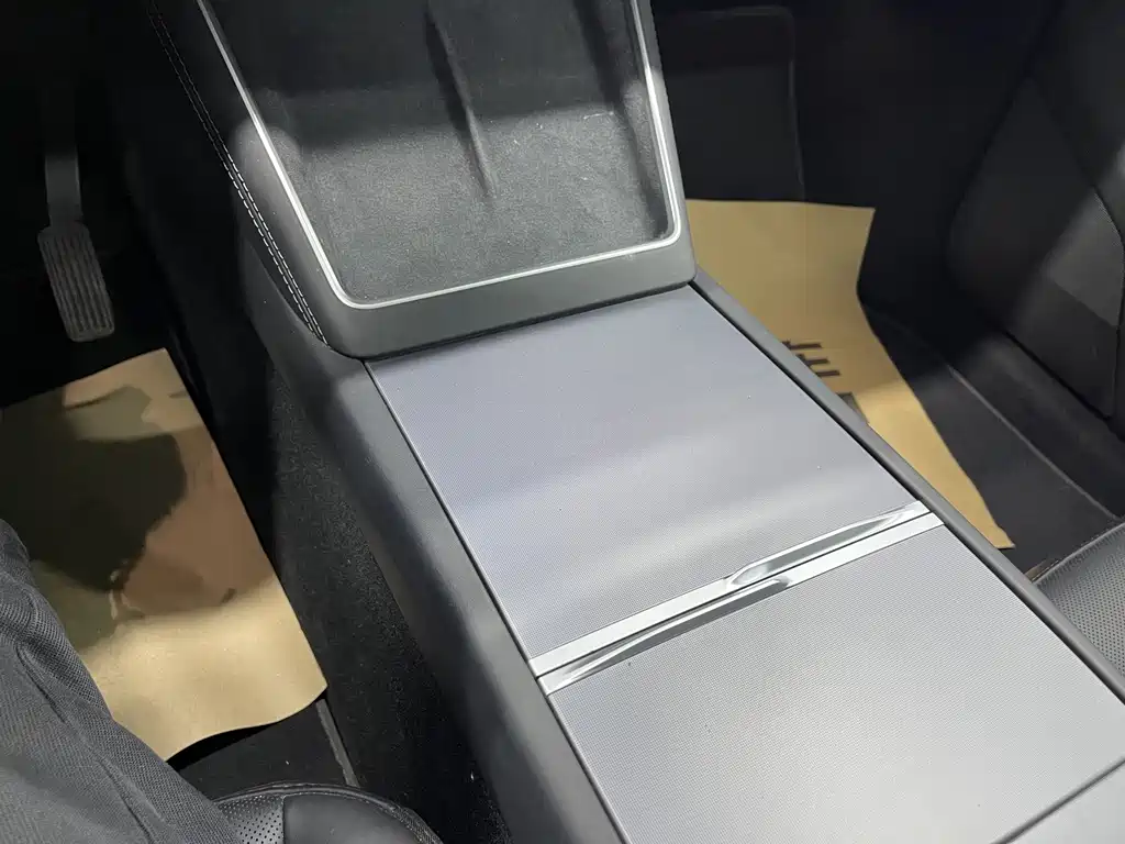 Model Y 2025 Rear-Wheel Drive Edition