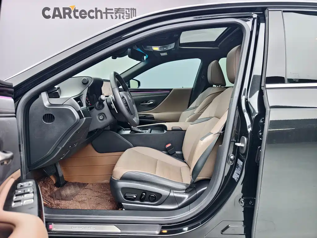 Lexus ES 2022 300h Excellence Edition