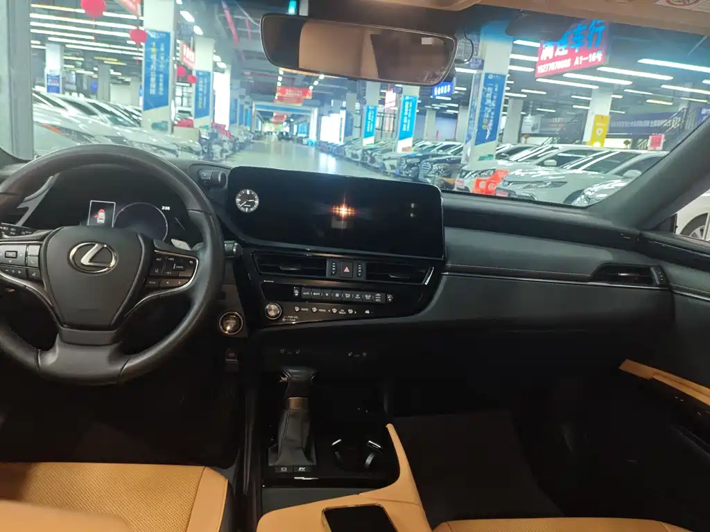 Lexus ES 2022 300h Premium Edition