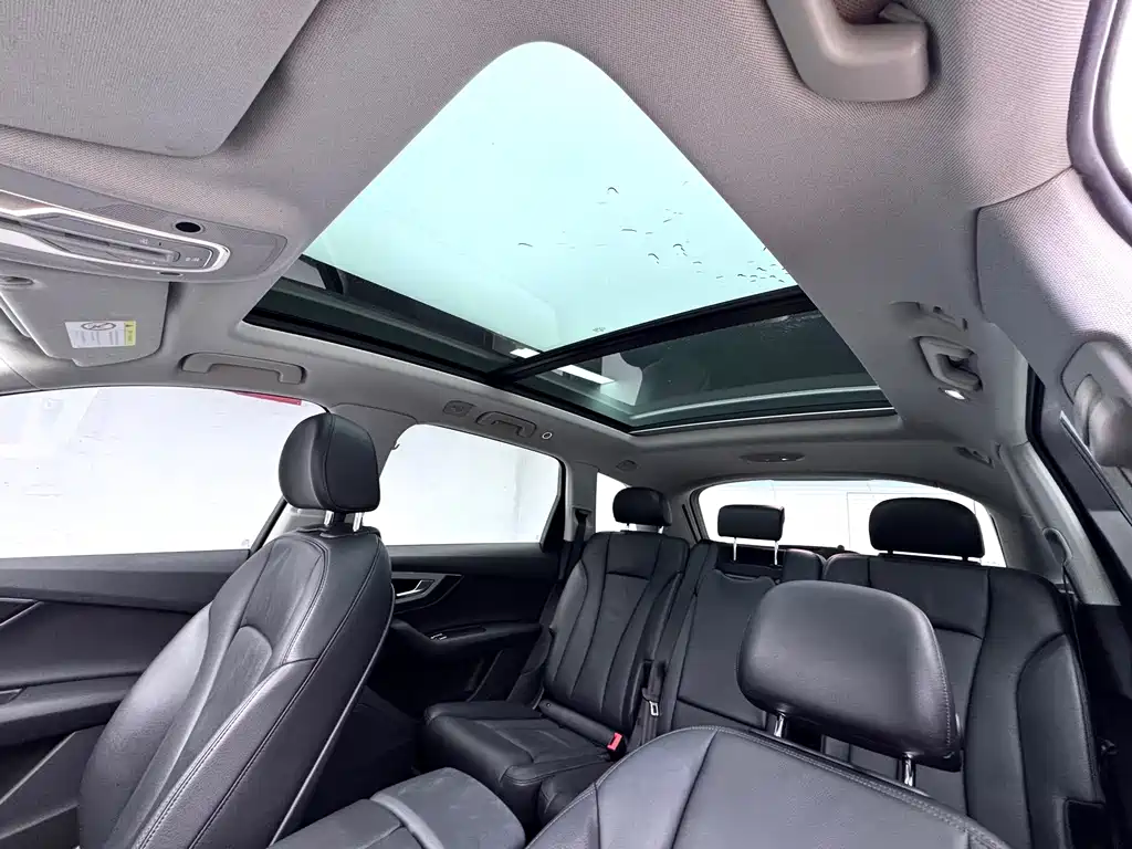 Audi Q7 2016 model Comfort Edition