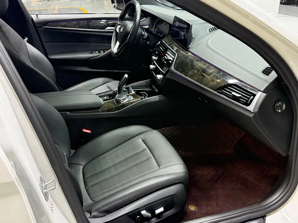 BMW 5 Series 2018 525Li M Sport Package