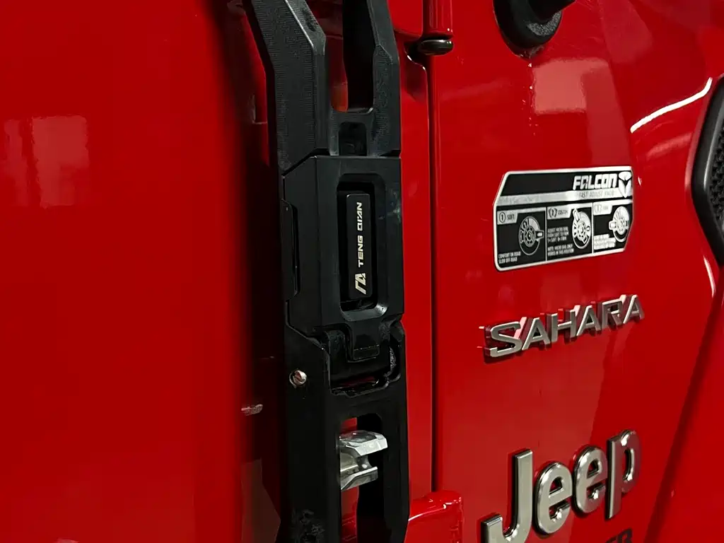Jeep Wrangler Sahara Two-Door 2021 2.0T