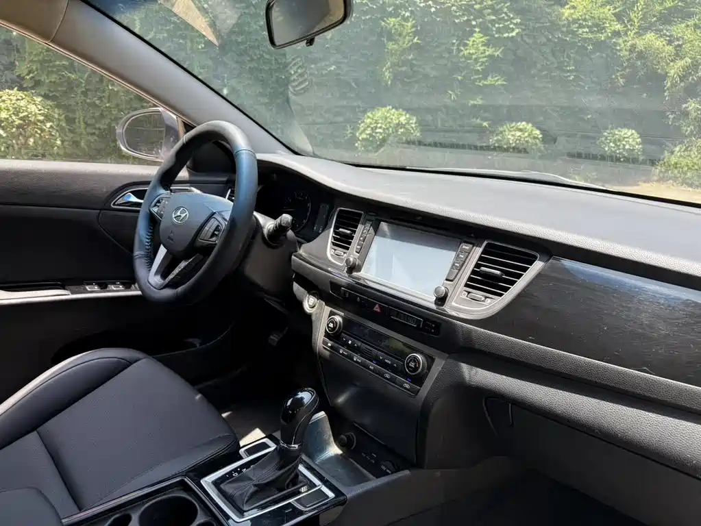 NameTuo 2014 1.8L Automatic ZunGui Type DLX